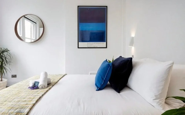 Modern and Bright Highgate Gem