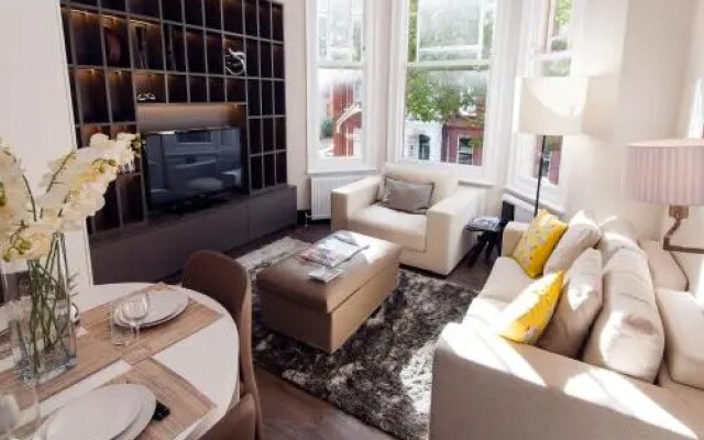 Kensington Garden View Apartment
