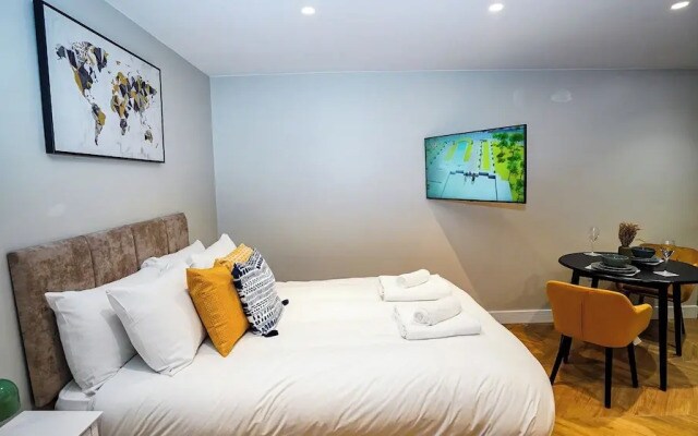 E2M Wisteria House Heathrow Free Parking