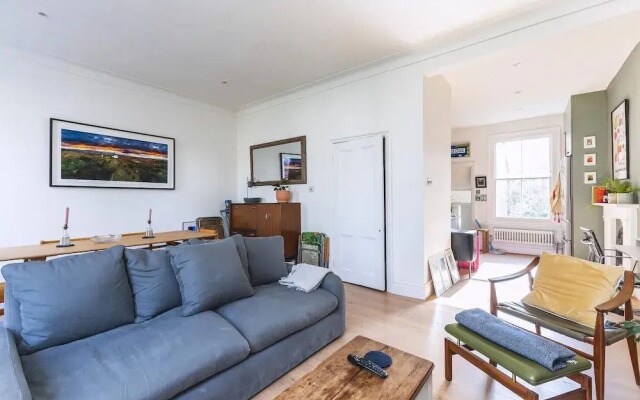 Leafy & Stylish Brixton Retreat