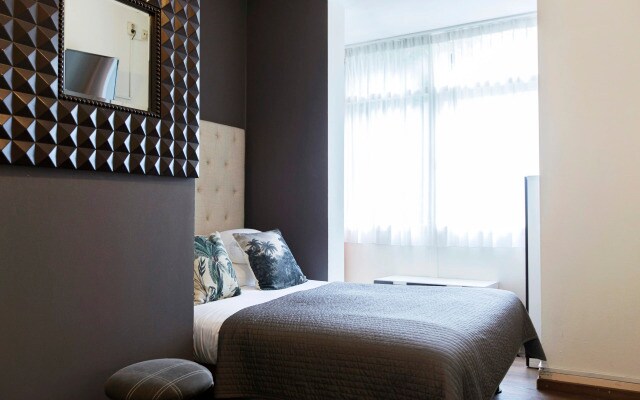 Quentin Canal House Hotel