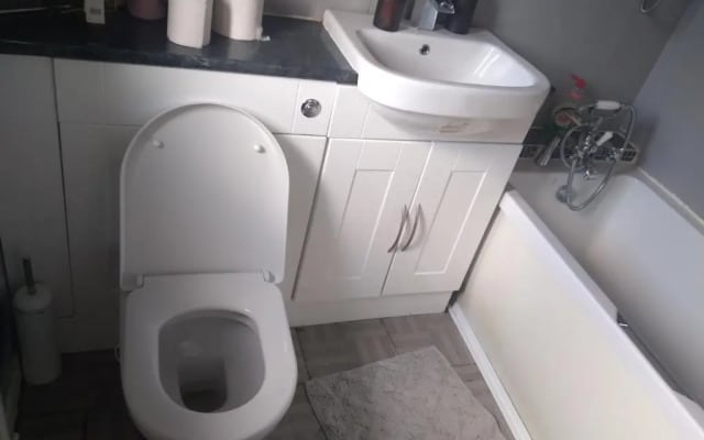 2 Bed House - Sleeps 4 - Pets - Garden - Parking