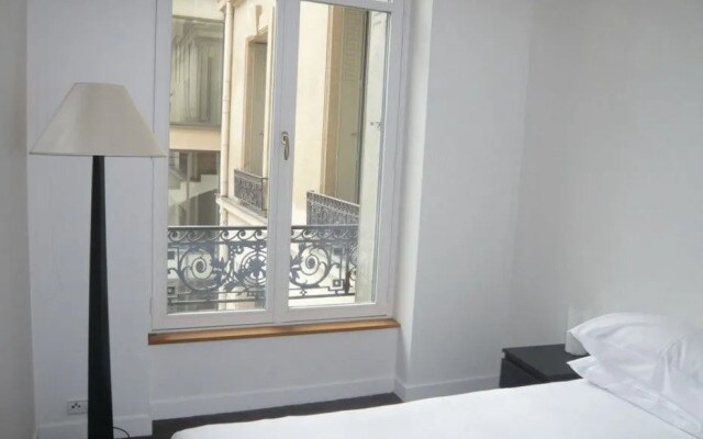 Bridgestreet Deluxe Residence Apartments