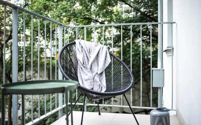 TurnKey Balcony Studio