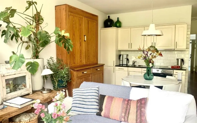 Homeawayhome C&R 1