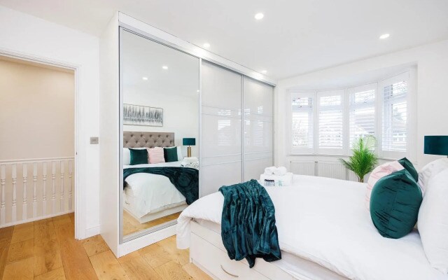 Luxurious - Pool Table - Games Room - Free Parking
