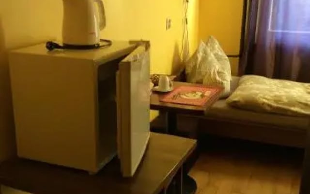 Mika Rooms