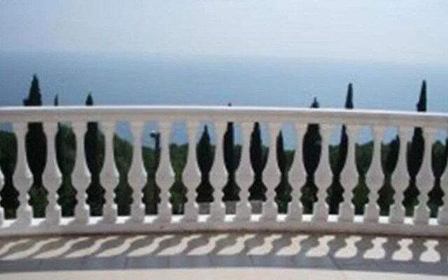 Akvarel Guest House