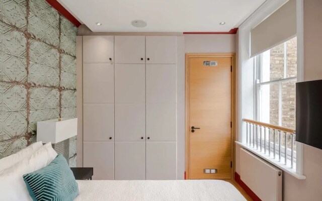 The Honourable - Bloomsbury Square By Frankie Says