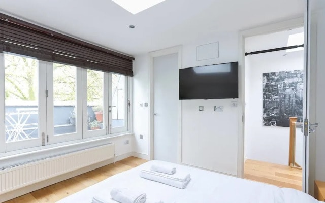 3BR Duplex + Balcony!