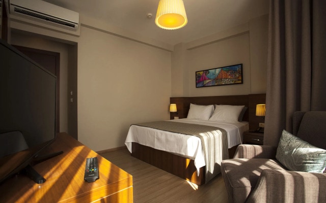 Cordis Hotel