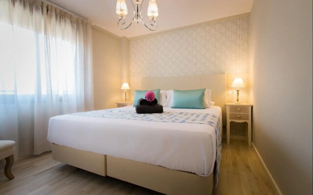 Holidays2Malaga Suites Apartments