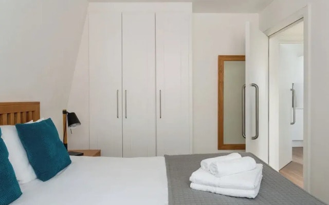 Victoria Vincent Square by Viridian Apartments