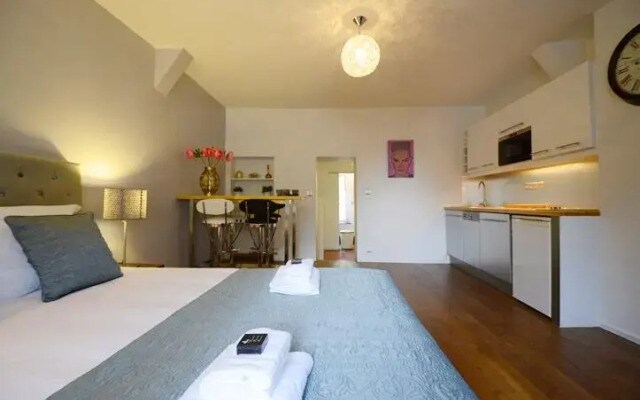 Short Stay Apartment Rex