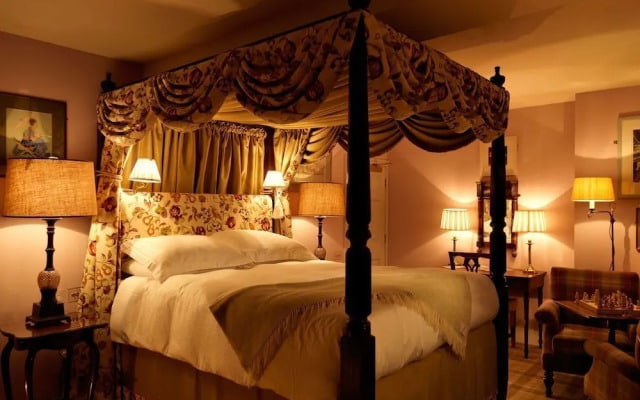 The Pilsley Inn
