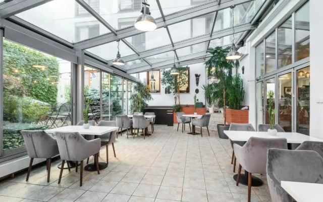 Hotel Troja