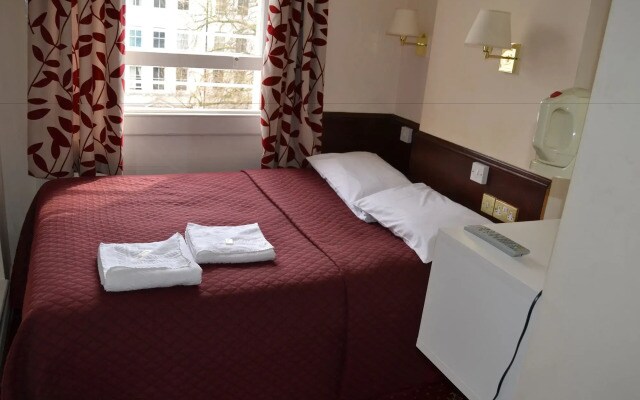 Hyde Park Court Hotel