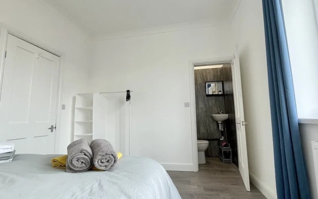 Worksop Newly Refurbished 3-bedroom House