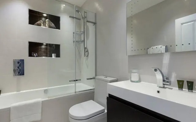 Beautiful 2BR flat right by Clapham Common