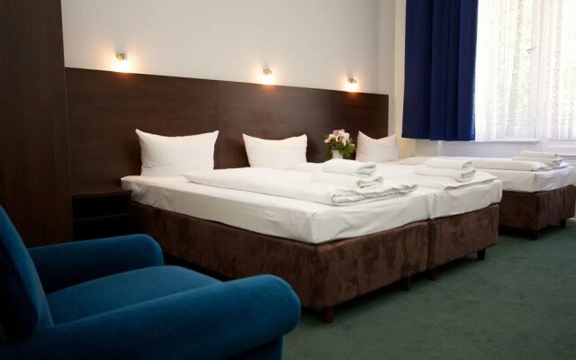 Arta Lenz Hotel