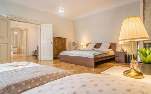 2 Bed Flat - Sleeps 6 - Pets - Wifi