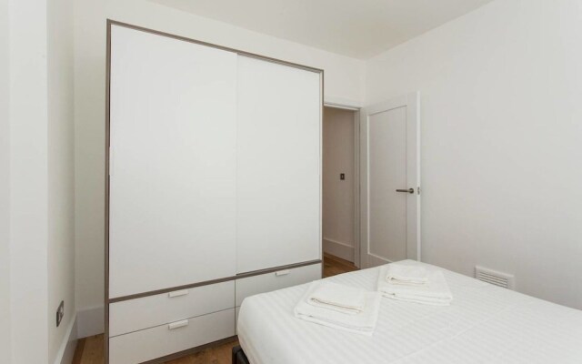 Sleek 2BR flat in Hither Green, by Mountsfield Park