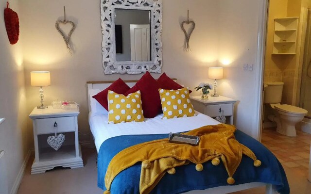 Caspian House - 4 Bedrooms