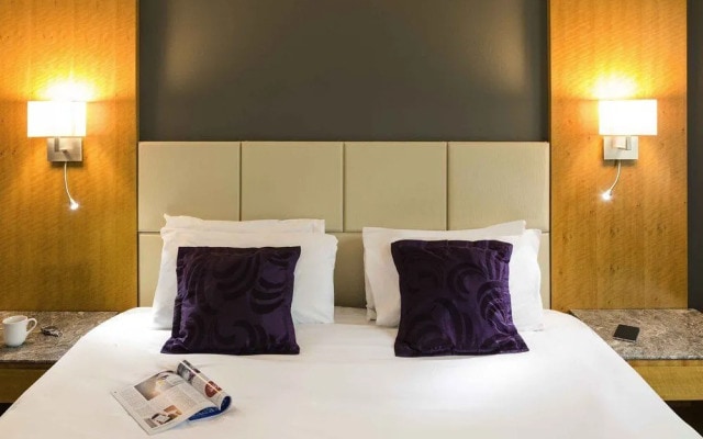 HILTON