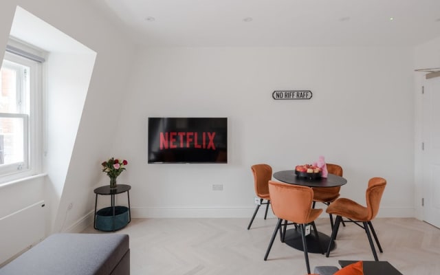 The Foley Residence - Fitzrovia - by Frankie