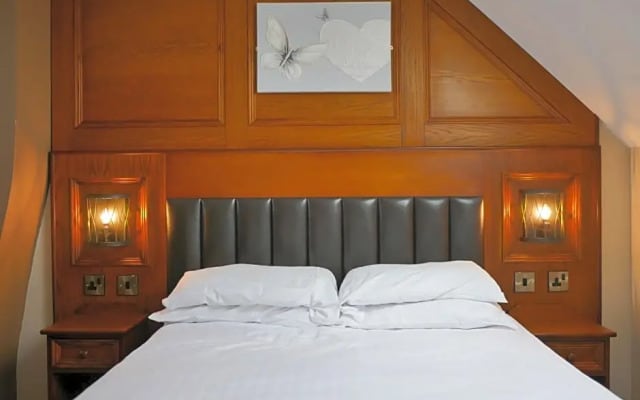 Crown & Anchor Inn