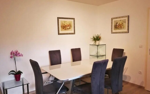 Central-Apt at Lake, CityCenter 5min, Fair 18min!!!