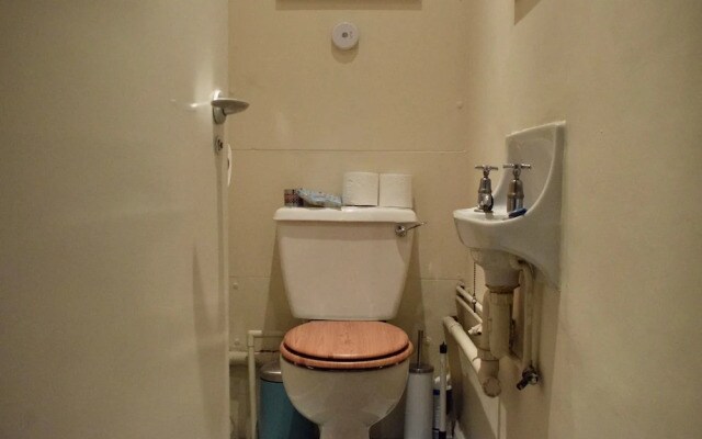 2 Bedroom Apartment With Roof Terrace