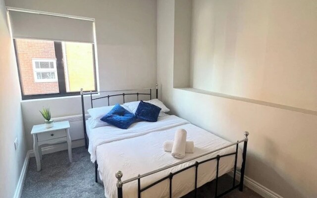 Charming 2-bedroom Apartment in the Heart of Beckenham