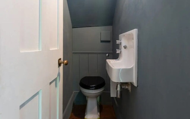 Two Bedroom House in Islington