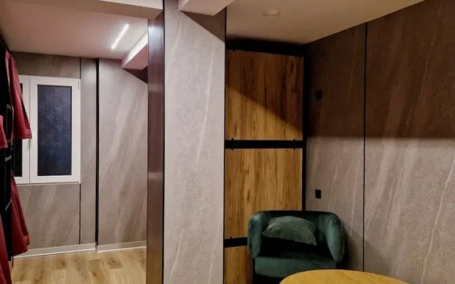 Velvet Hostel Business