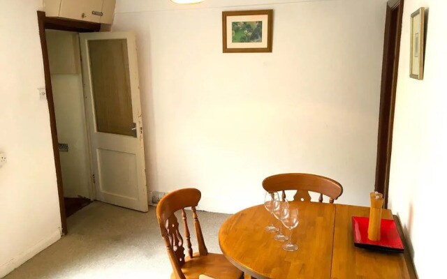 Beautiful 1BR Camden Town Basement Flat