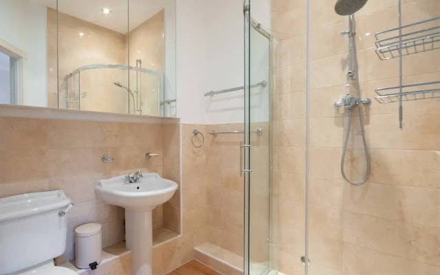 Luxury 2 bed Flat With Garden in Wimbledon