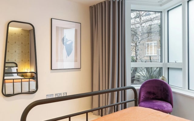 Urban Chic - Aird House
