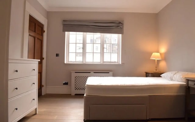 1 Bedroom Mayfair Apartment Near Hyde Park