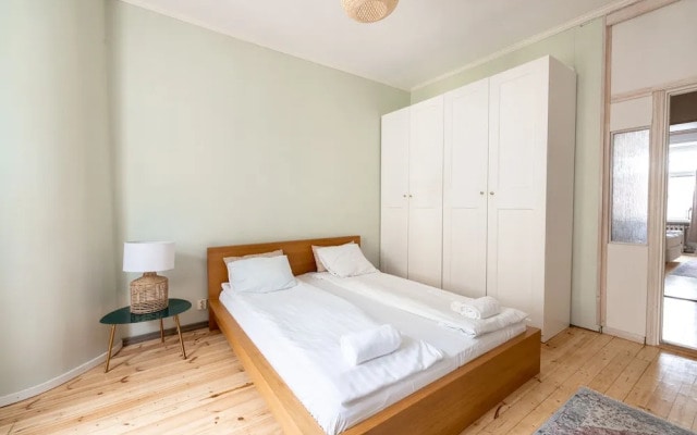 2ndhomes Bright 125m2 4BR Center Apt