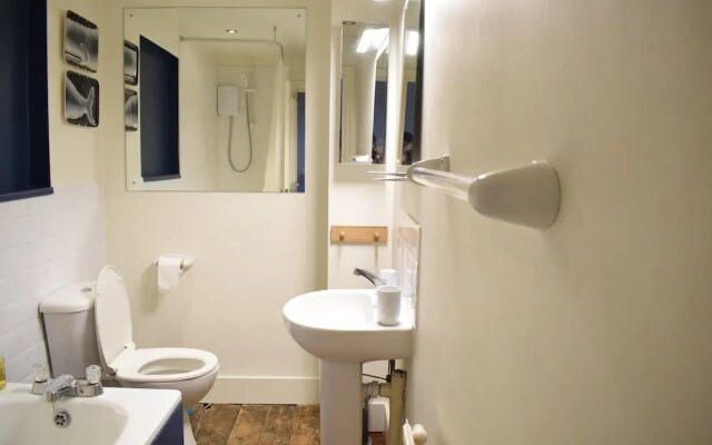 1 Bedroom Flat Near Richmond Park