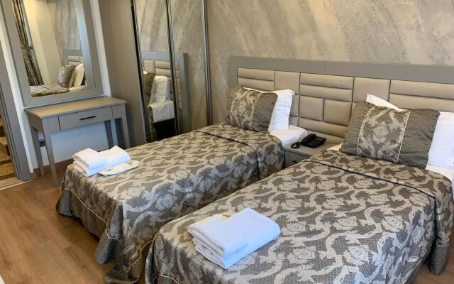 Regency World Suite
