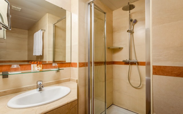 Отель Petit Palace Eixample