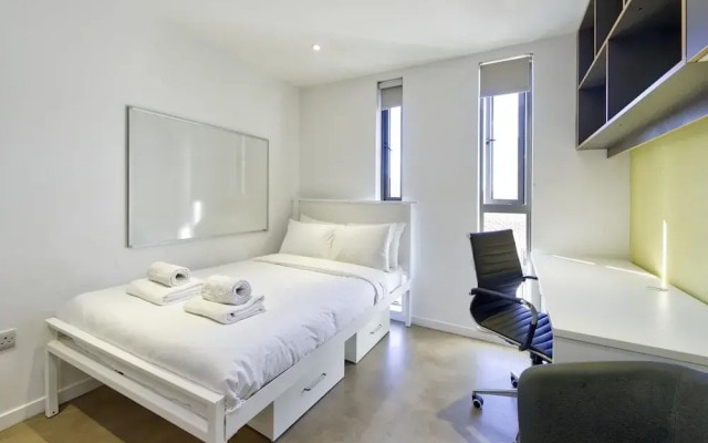 Bright Student Studio in Hammersmith