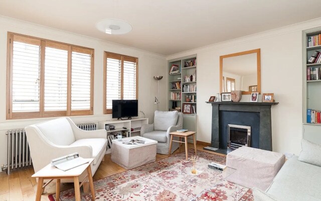 Trendy 3BR Flat in Notting Hill