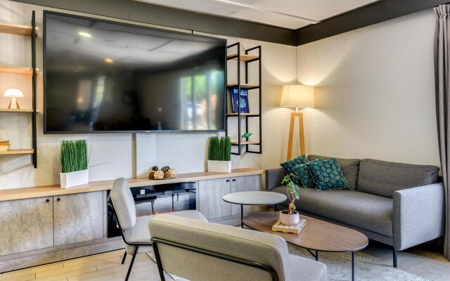 Campanile NATURE - Paris Ouest Gennevilliers Port