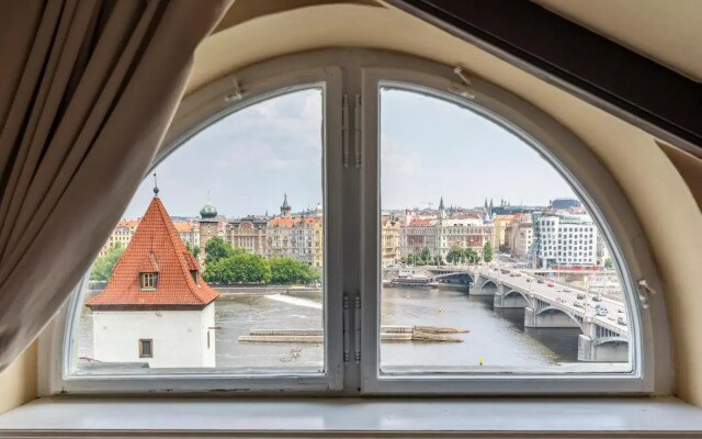 Janáčkovo nábřeží 19 - Riverside Apartments