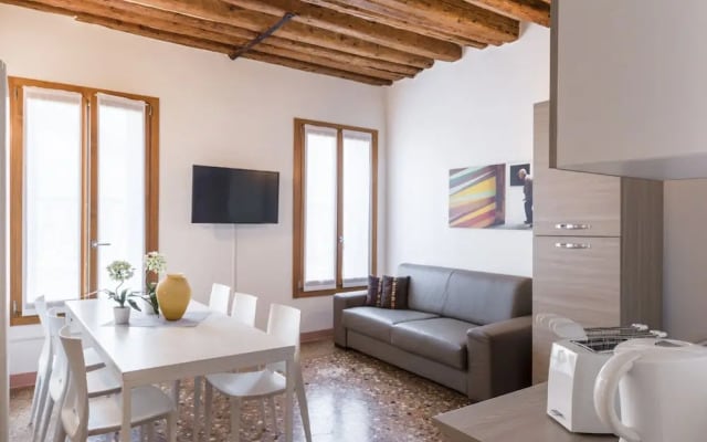 Dorsoduro Charme Apartments by Wonderful Italy