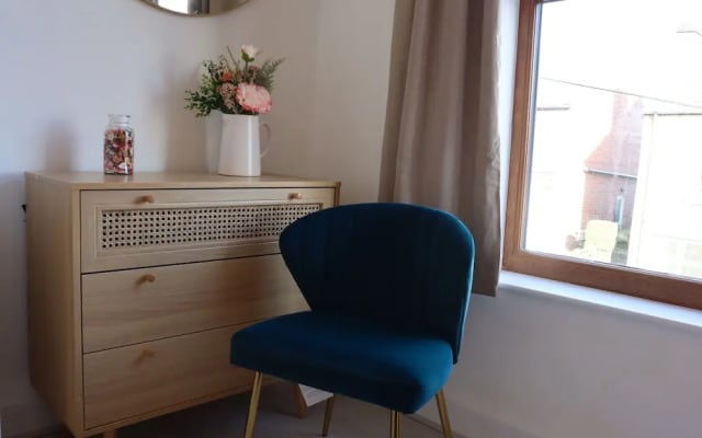 Sheffield 4-bedroom house free parking