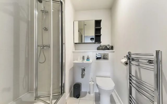Luxury 2 bed 2 Bath Apartment in Canary Wharf